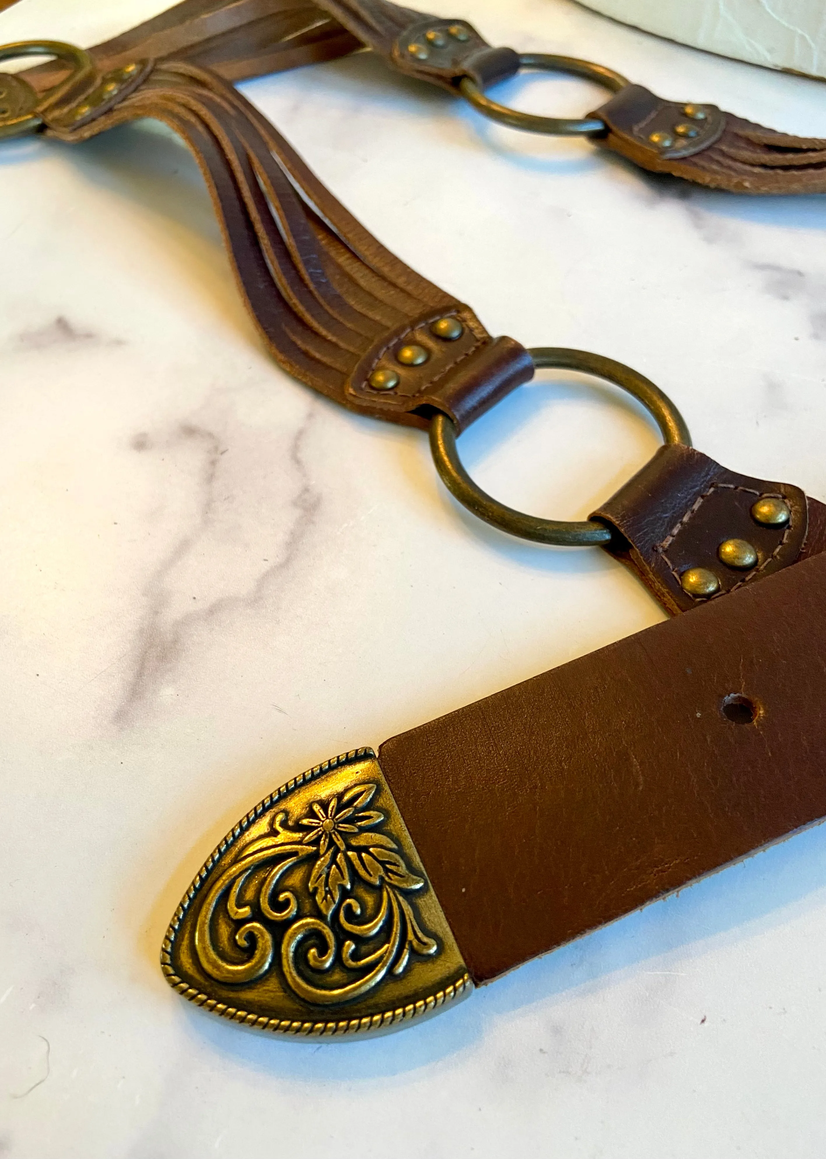 Big bronze buckle leather belt