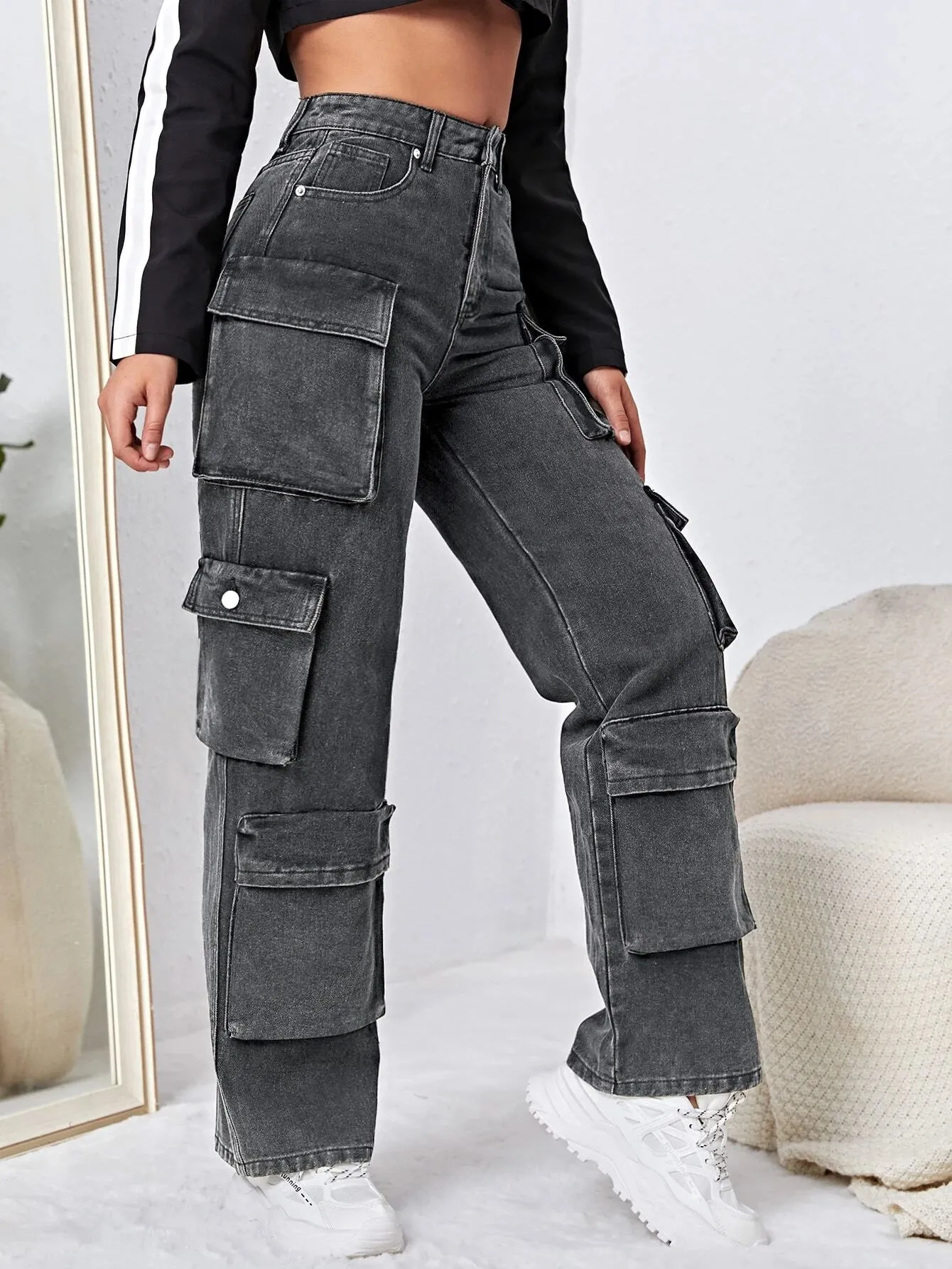 Flap Pocket Straight Cargo Jeans