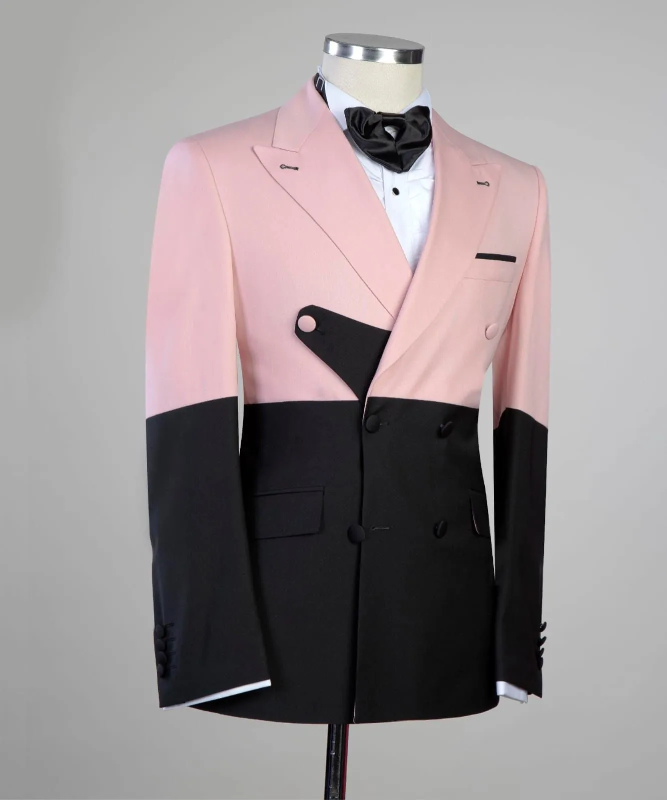 George New Arrival Pink and Black Double-Breasted Peaked Lapel Men’s Prom Suit