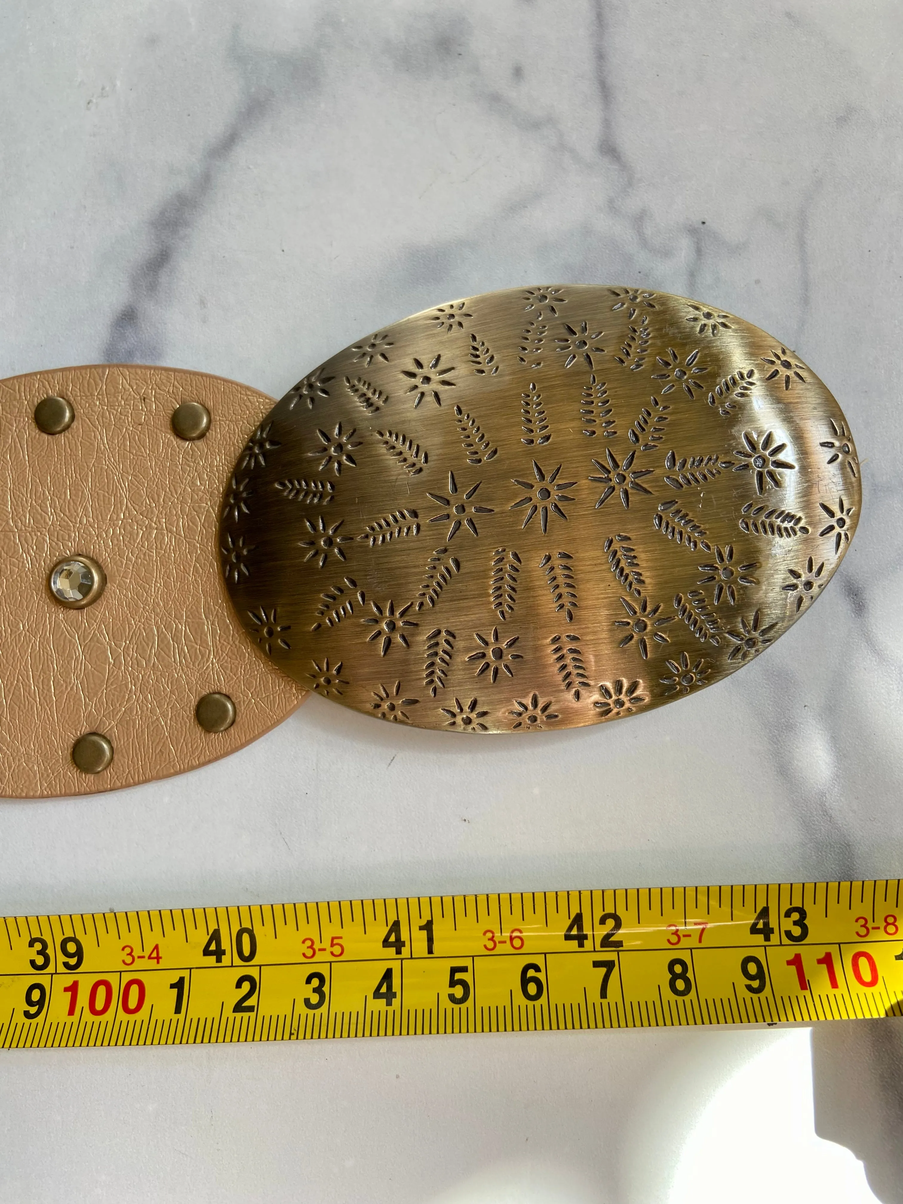 Oval shaped belt